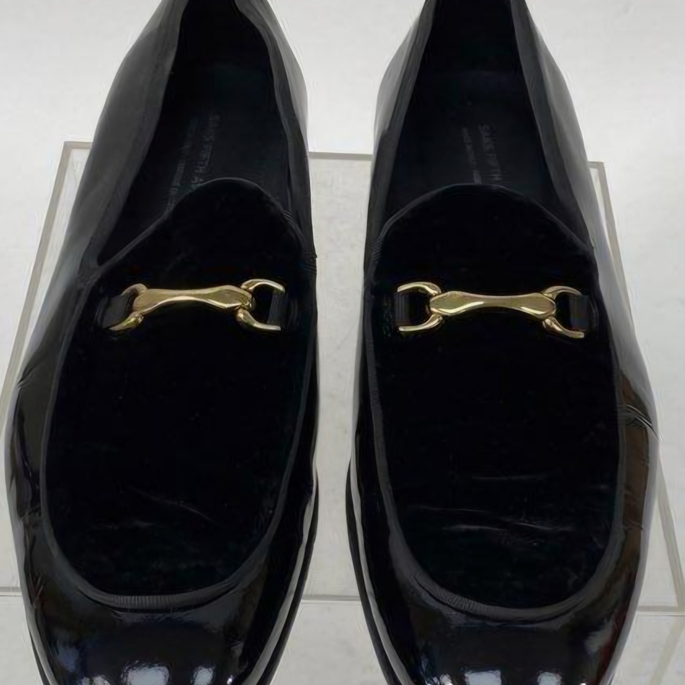 Saks Fifth Avenue Elegant Black Loafers with Gold Accent 10.5